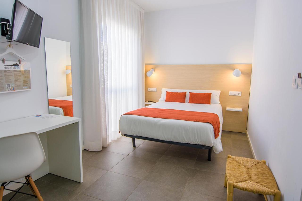 Hostal La Isla カルボネラス エクステリア 写真